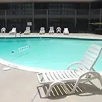 Green Oaks Hotel